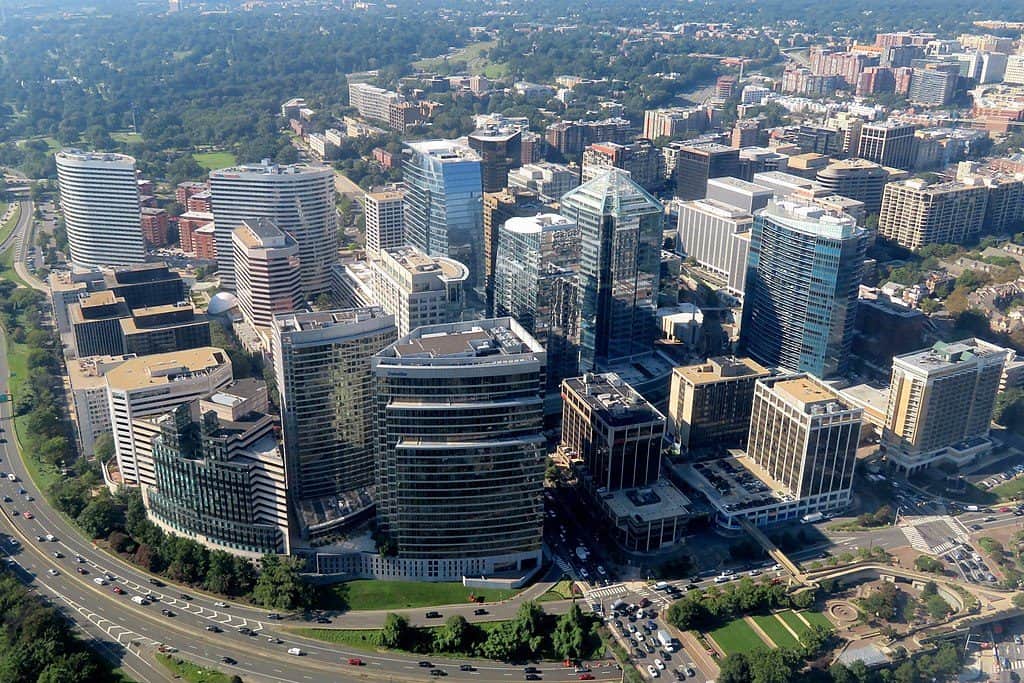 1024px Rosslyn aerial view September 2018 1024x683